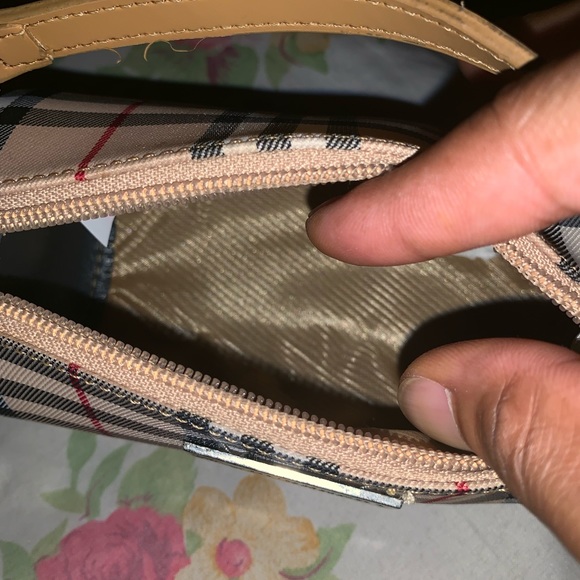 Burberry - Picture 3 of 5